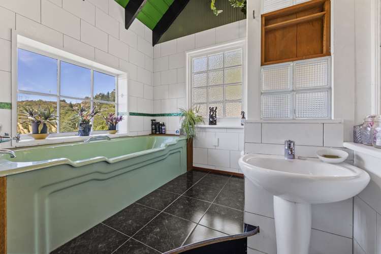 33 Slant Street Careys Bay_20