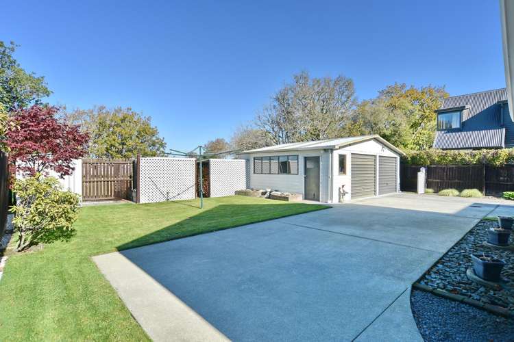 63 Trafford Street Harewood_26