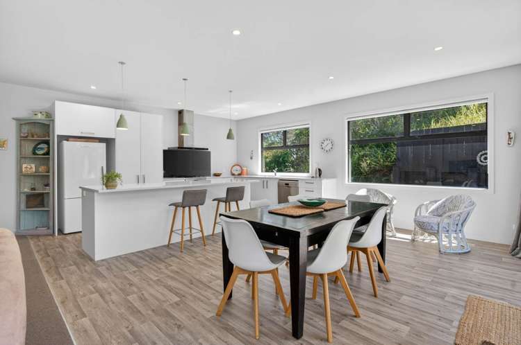 6A Holiday Crescent Mangawhai Heads_6