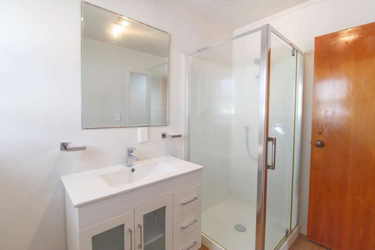 4/4 Browns Road Manurewa_9