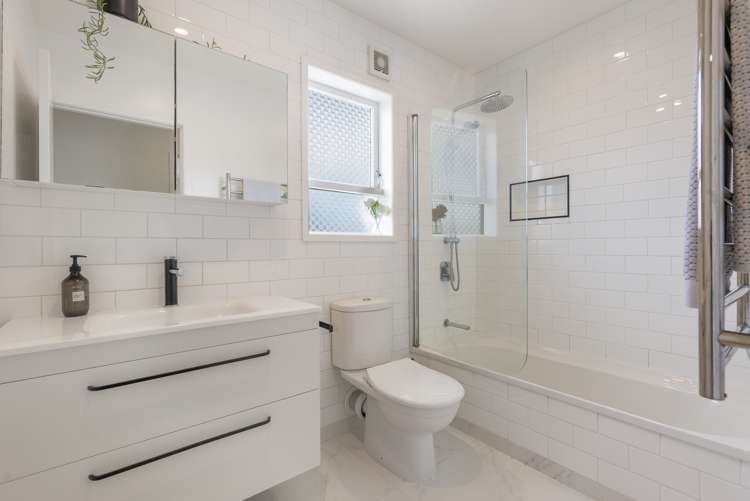 65 Fairclough Road Beach Haven_10