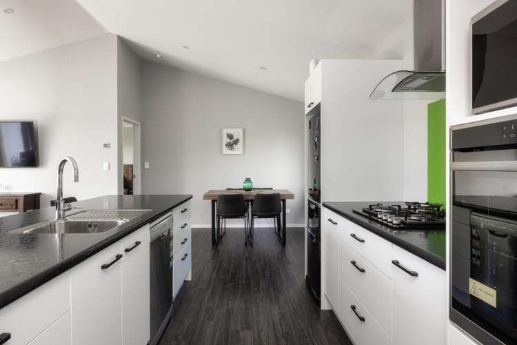 65 Hereford Road Oropi_8