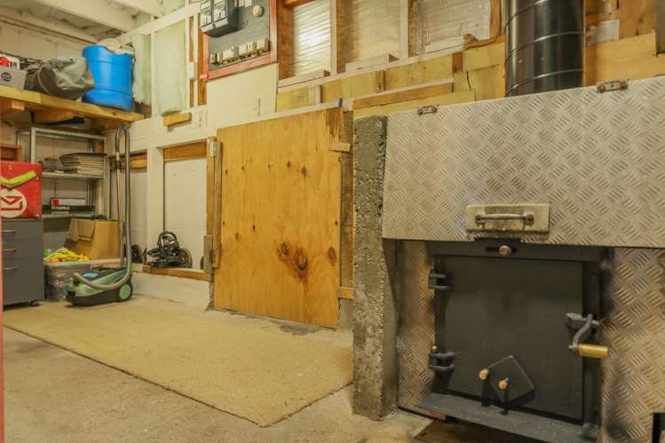 32 Domett Esplanade Cobden_41