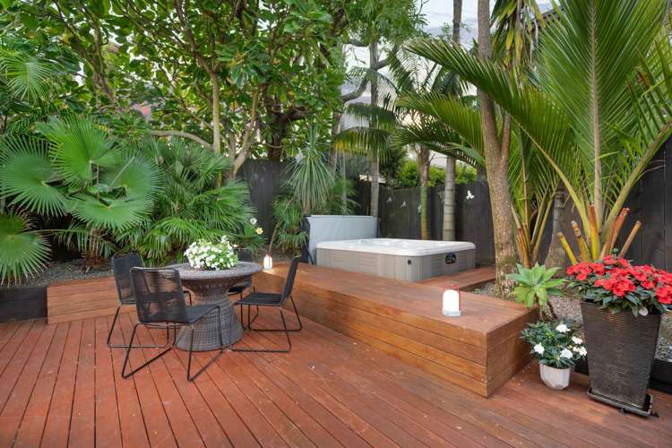 42 Merani Street Narrow Neck_2