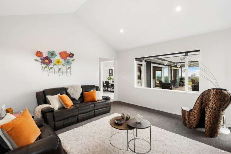 21 Lawrence Carter Drive Bombay_16