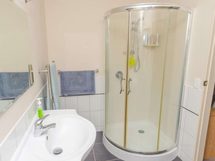 31a Charles Street Carterton_14