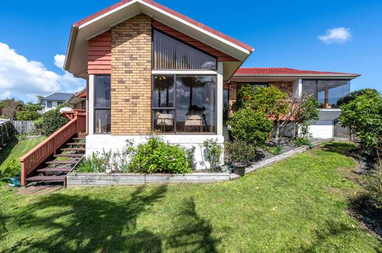 6 Dorrington Place Eastern Beach_23