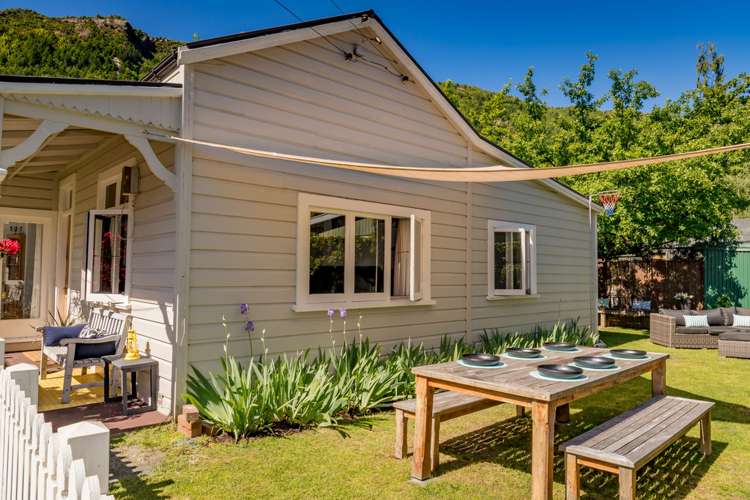 1 Merioneth Street Arrowtown_16