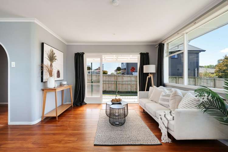 17A Stirling Grove Greerton_8