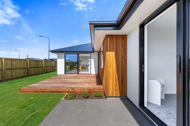 58 Falcons View Drive Rolleston_20