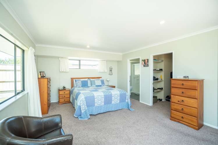 147 Pacific Drive Fitzherbert_13