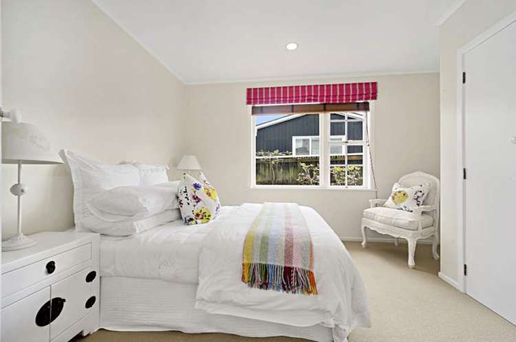 70 Marine Parade Mellons Bay_10