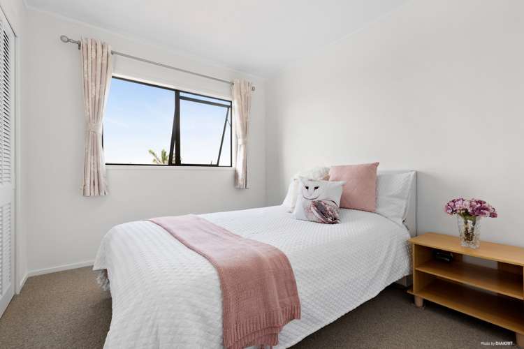 79 Bradbury Road Botany Downs_13