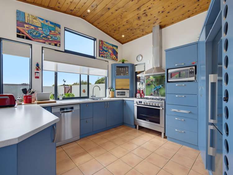 15 Edward Payton Grove Pukehangi_15