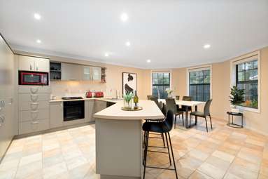 30 South Kensington Way_4