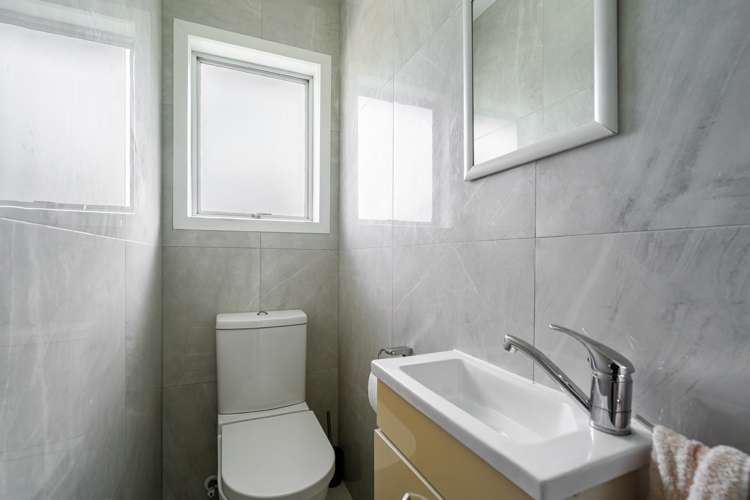 52 Ayton Drive Totara Vale_9