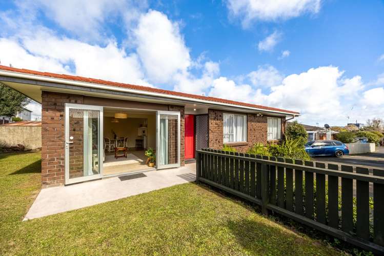 2/11 Ciprian Place Henderson_20