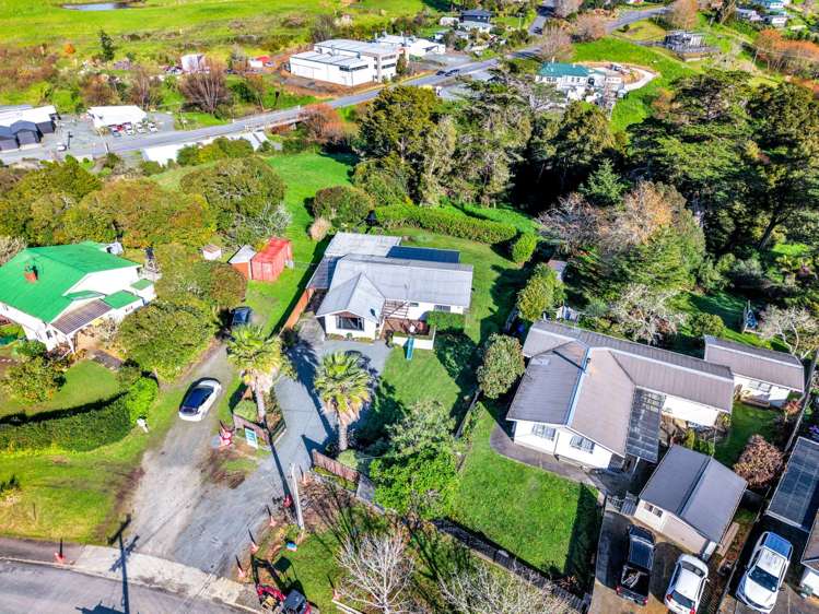 8 Doctors Hill Road Maungaturoto_11