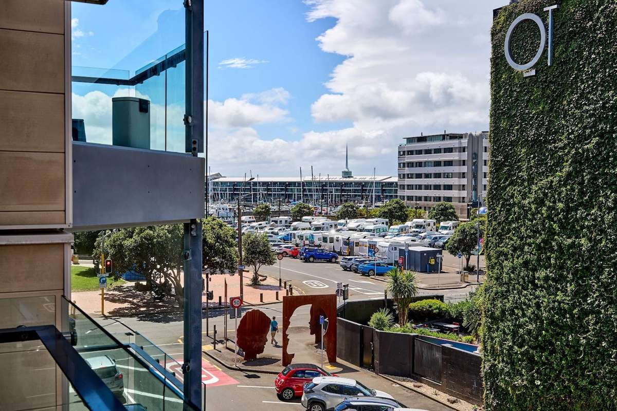 3J/245 Wakefield Street_4