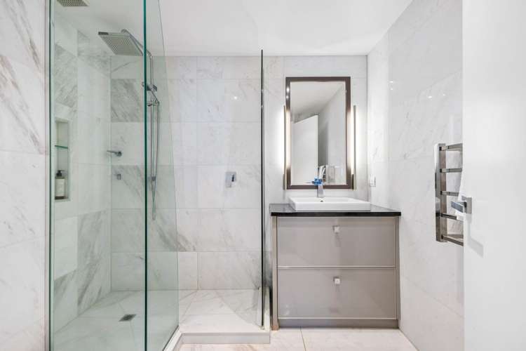 2703/8 Albert Street City Centre_22