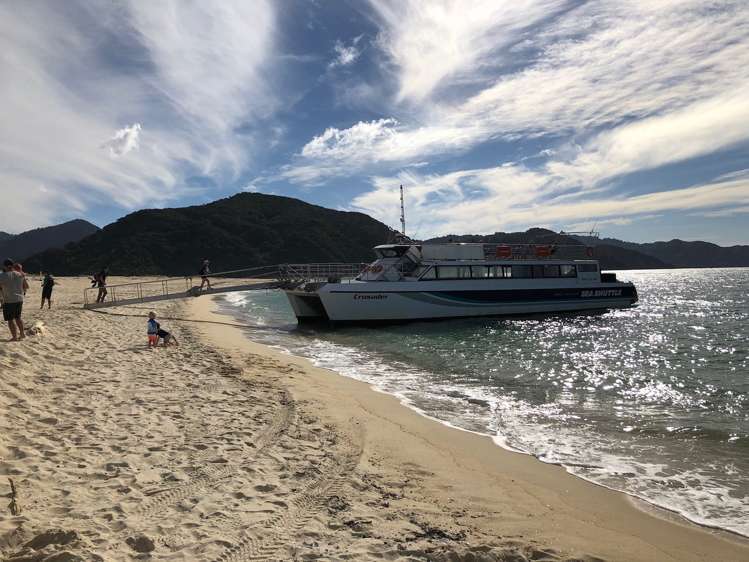 25 Awaroa Bay Awaroa Bay_10