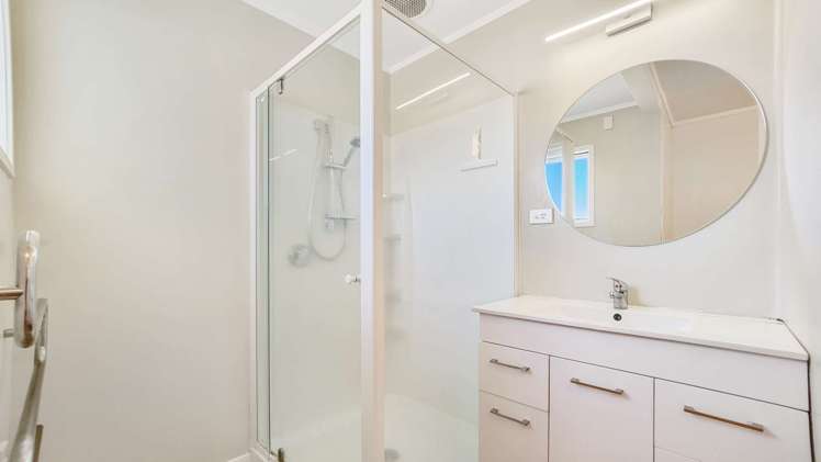 18 Byron Grove Owhata_15