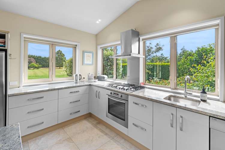 375 Sharlands Road_3