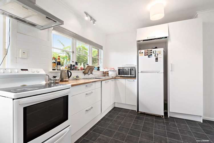 1/9 Nile Road Kelston_3