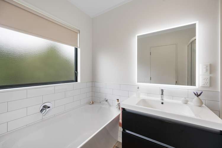 5 Ebury Mews Taradale_11