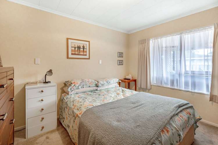 5 Chertsey Court Roslyn_10