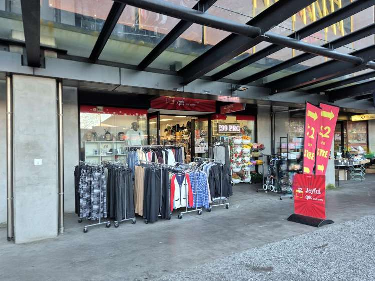 Shop G12/28 Totara Avenue_0
