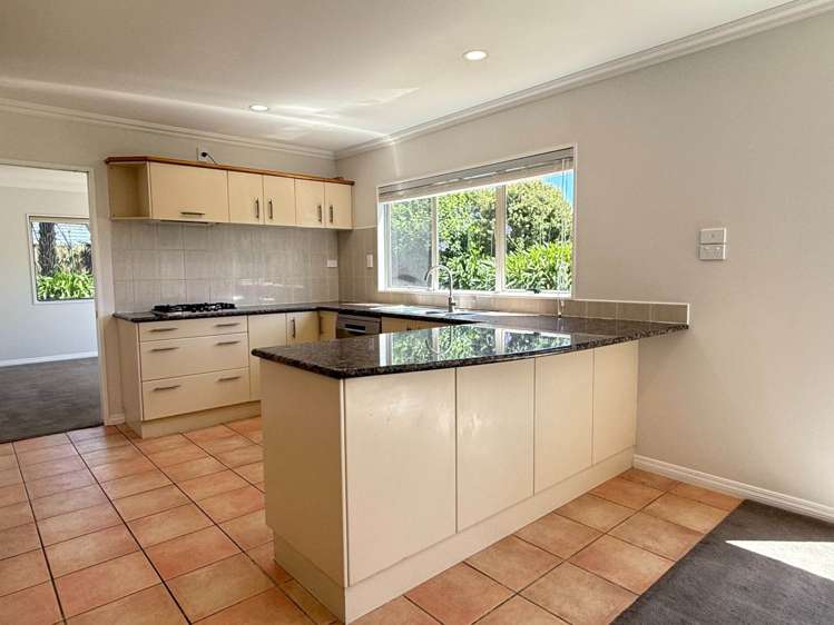 2 Opal Close Albany_8