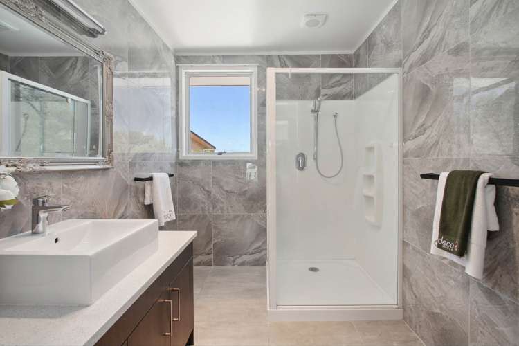 2/80 Cascades Road Pakuranga Heights_16