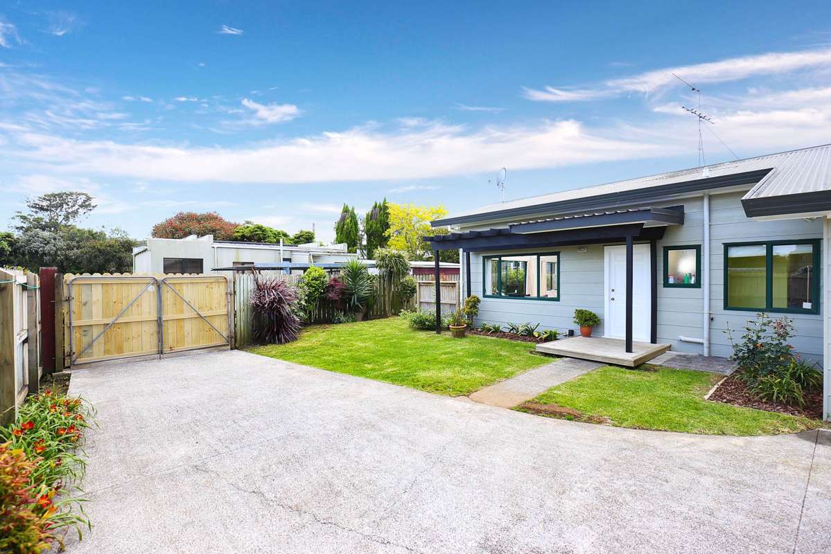 2/27 Hillside Road_1