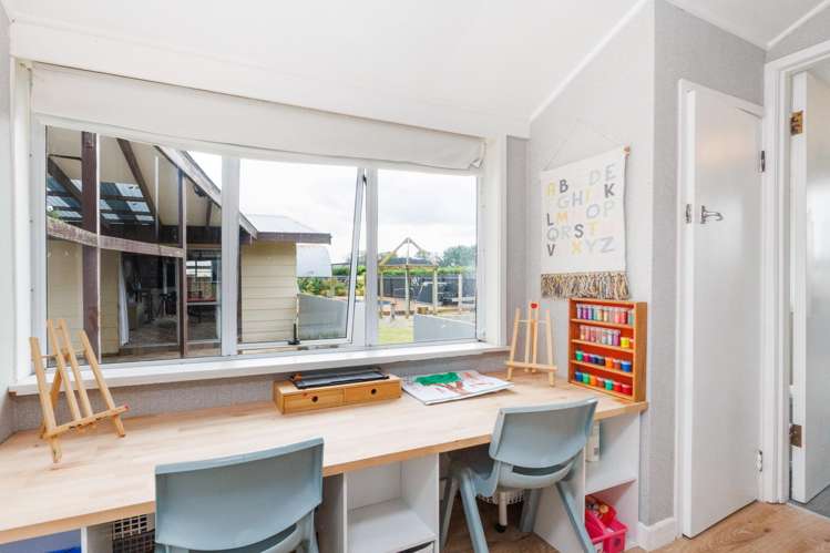 1435 Waughs Road Aorangi_12