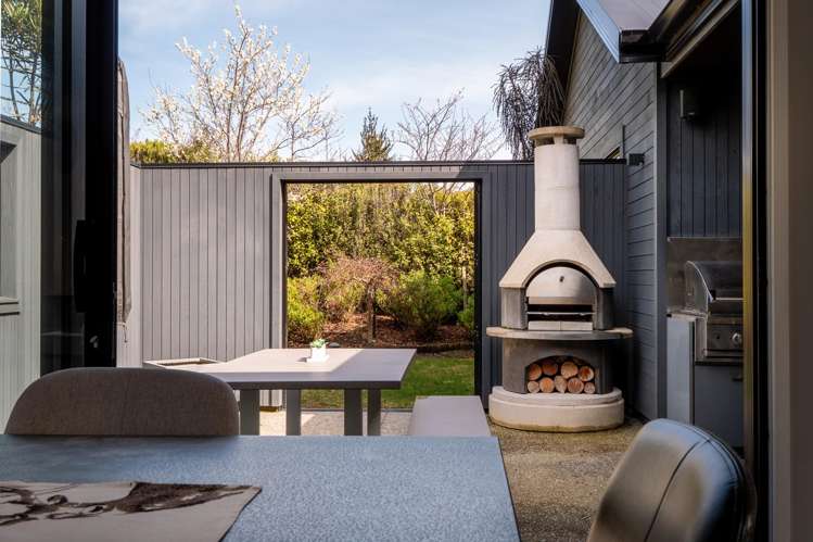 27 Pendeen Crescent Jacks Point_10