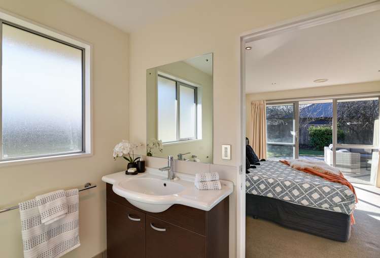 42 Erskine Street Dalefield/Wakatipu Basin_11