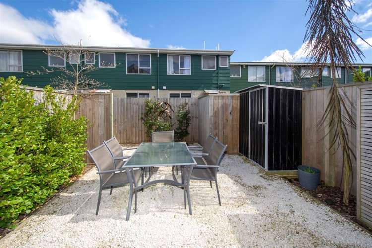 2/25 Hargest Crescent Sydenham_11