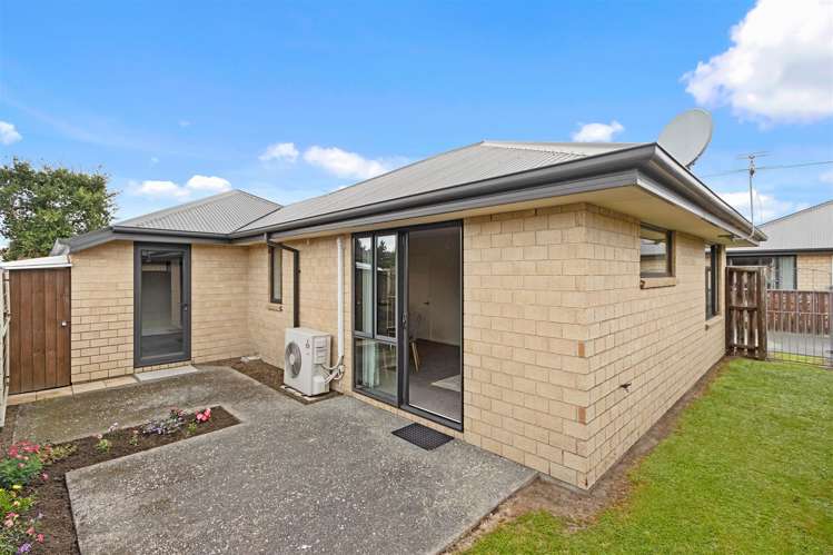 8 Cris Lodge Courts Hornby_8