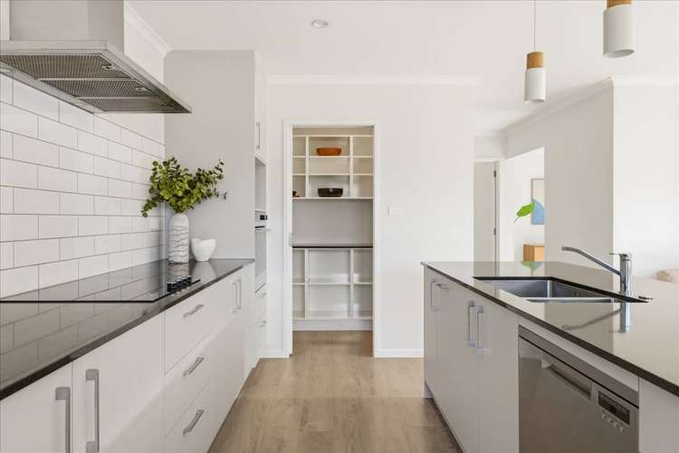 6 Kohekohe Drive Owhata_11