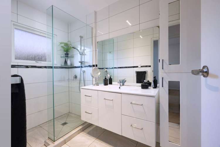 1/16 Longbill Place Glendene_9