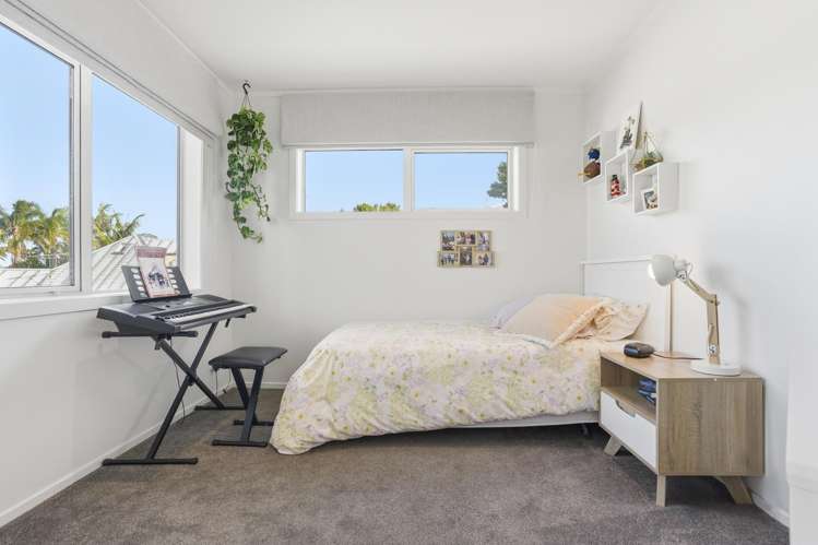 2/1 Gray Crescent Torbay_18