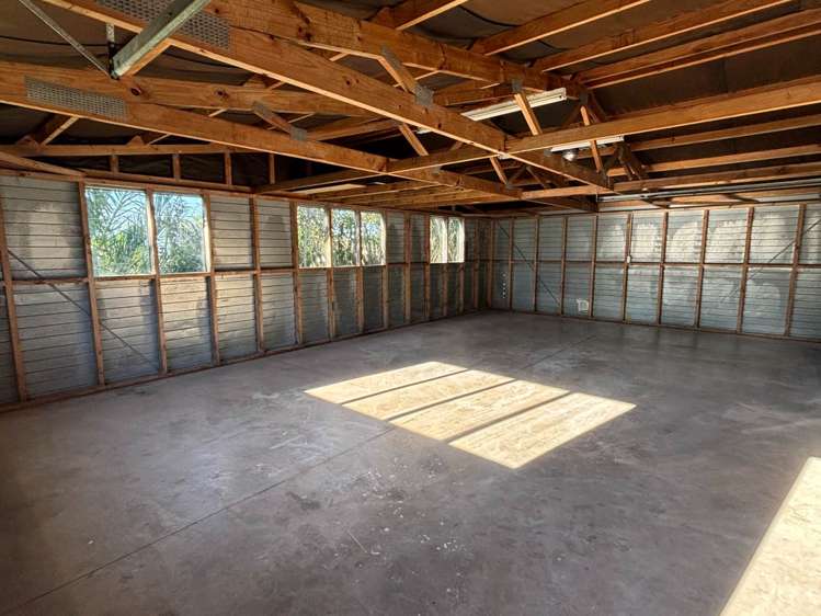 72 Roberts Road Te Atatu South_3