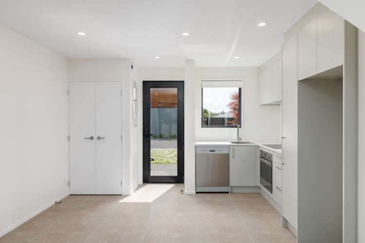 7 Malaga Crescent Harewood_6