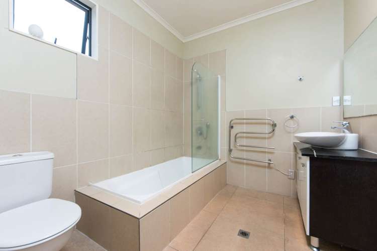 1 Triumph Road Flat Bush_9