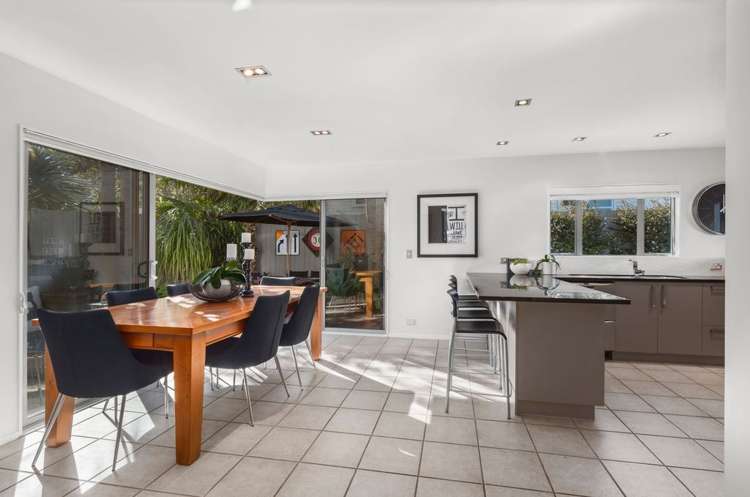 2/25 Napier Avenue Takapuna_5