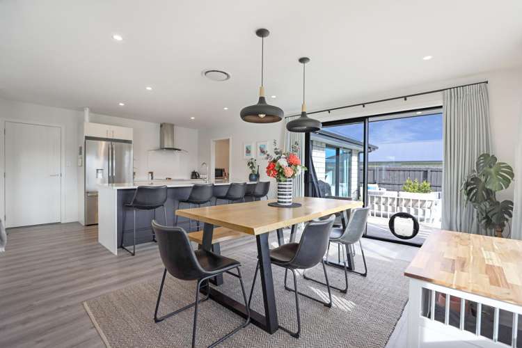 6 Redhaven Rise Netherby_2