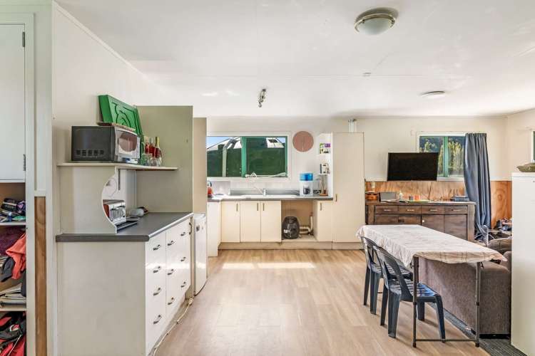 37 Banks Street Tolaga Bay_8