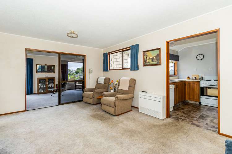 2/7 Waipori Place Glenwood_5