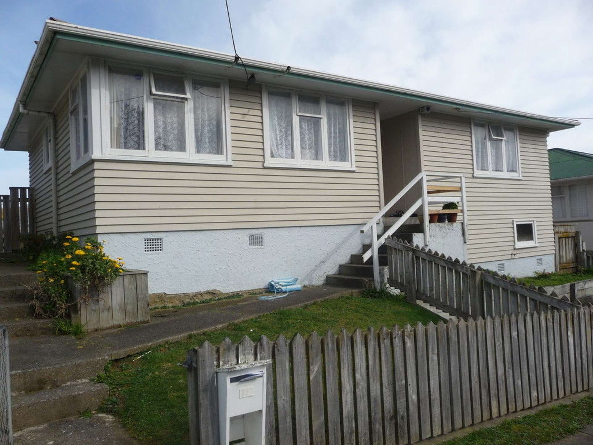 12 Cornwall Crescent Cannons Creek_0